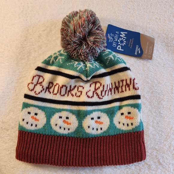 Brooks running Christmas beanie hat - Picture 1 of 4